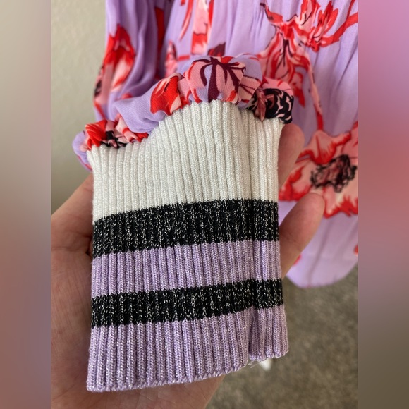 Floral Pleated Top - Picture 4 of 5